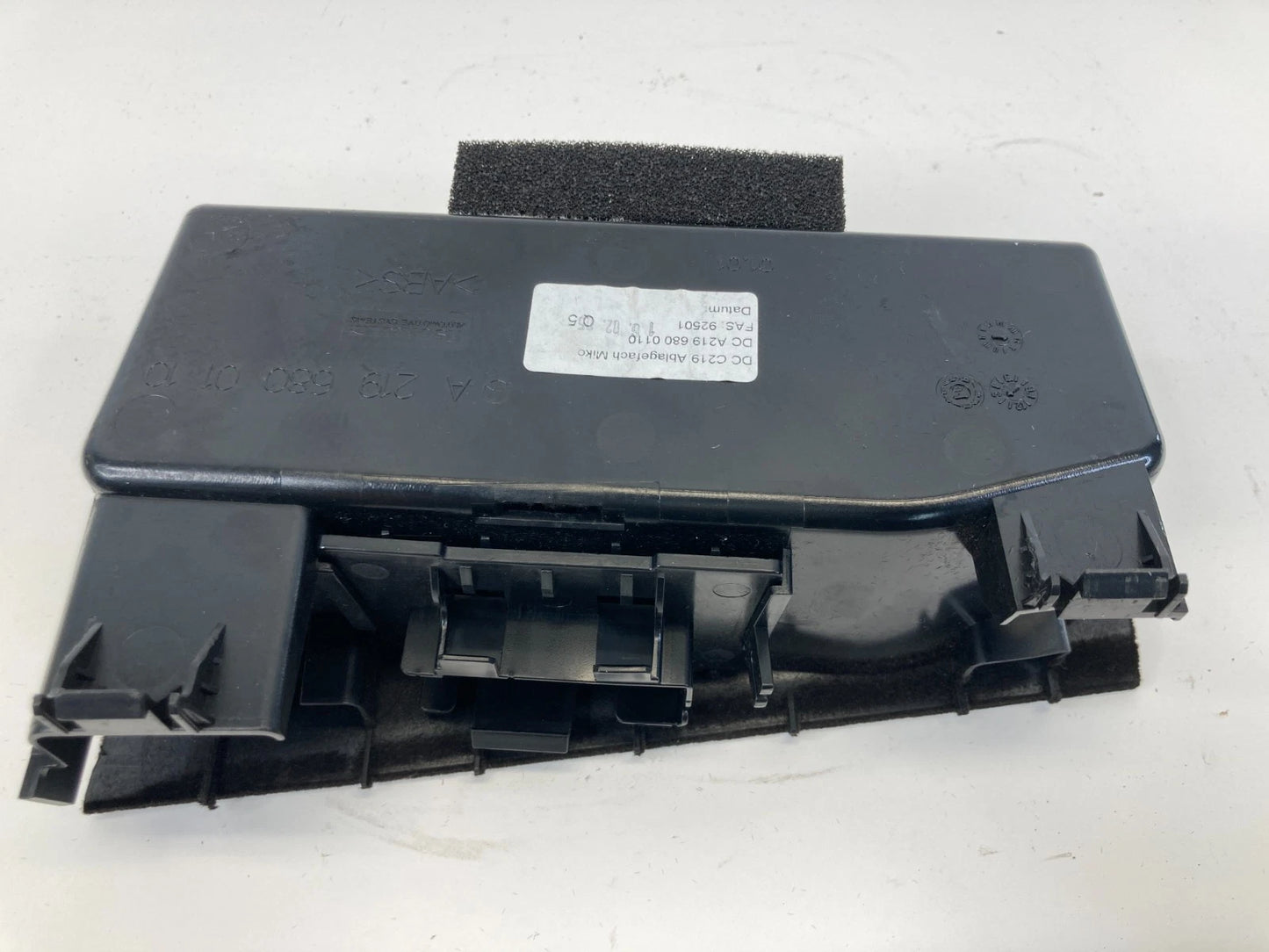 2006 MERCEDES-BENZ CLS500 FRONT CENTER CONSOLE ARMREST COMPARTMENT STORAGE TRAY