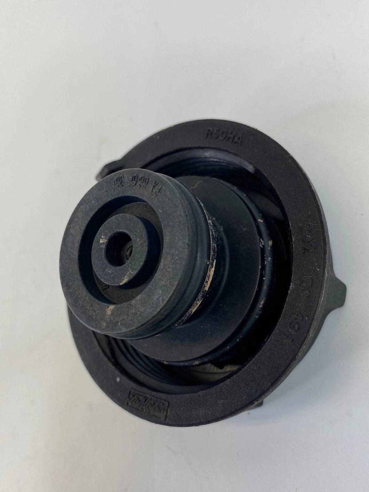 2008-2015 VOLVO XC70 3.2 RADIATOR COOLANT RESERVOIR TANK CAP LID