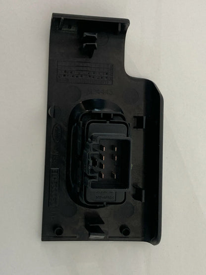 2004 2005 LAND ROVER FREELANDER REAR RIGHT SIDE WINDOW SWITCH W/ BEZEL ELH500060