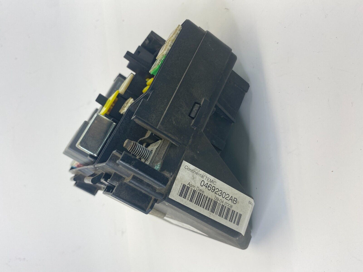 09 10 Volkswagen Routan 4.0L Integrated Power Engine Relay Fuse Box 04692302AB