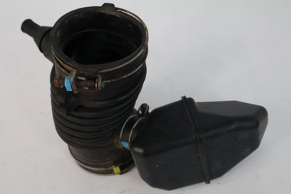 2011-2014 TOYOTA SIENNA 3.5L ENGINE AIR INTAKE HOSE DUCT & RESONATOR BOX OEM