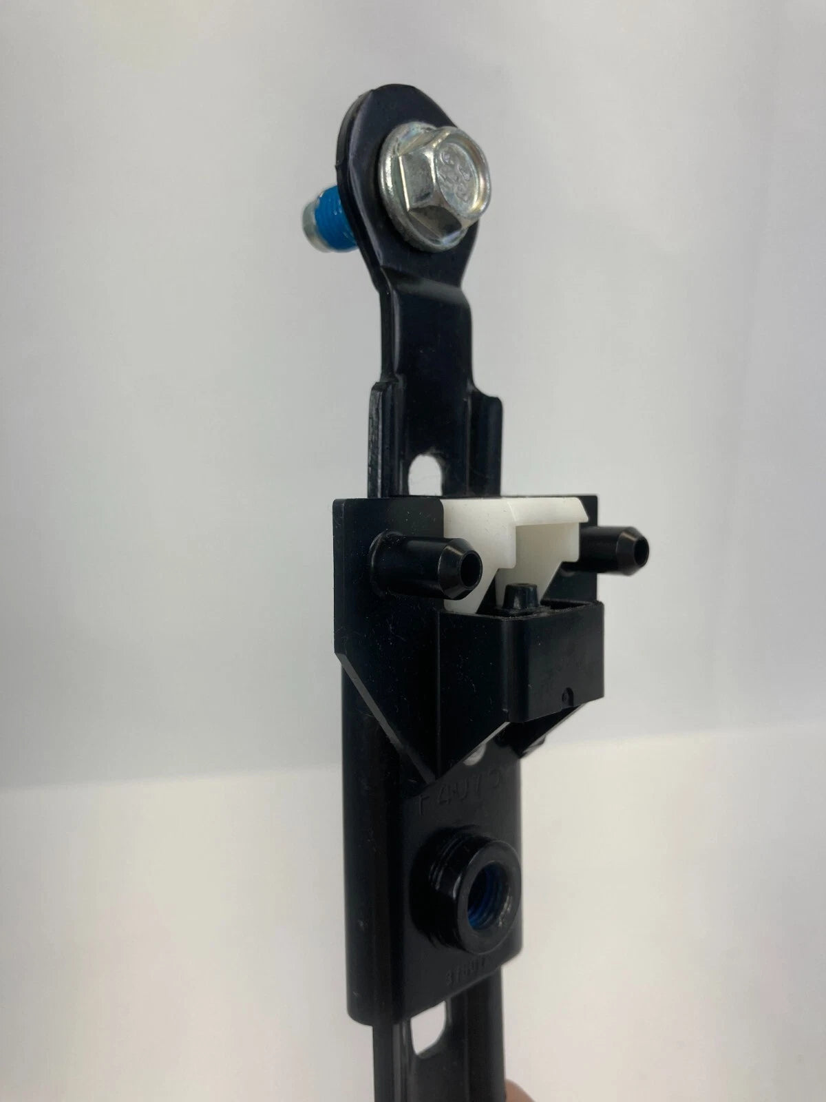 2005-2010 KIA SPORTAGE FRONT LEFT DRIVER SEAT BELT HEIGHT ADJUSTER OEM
