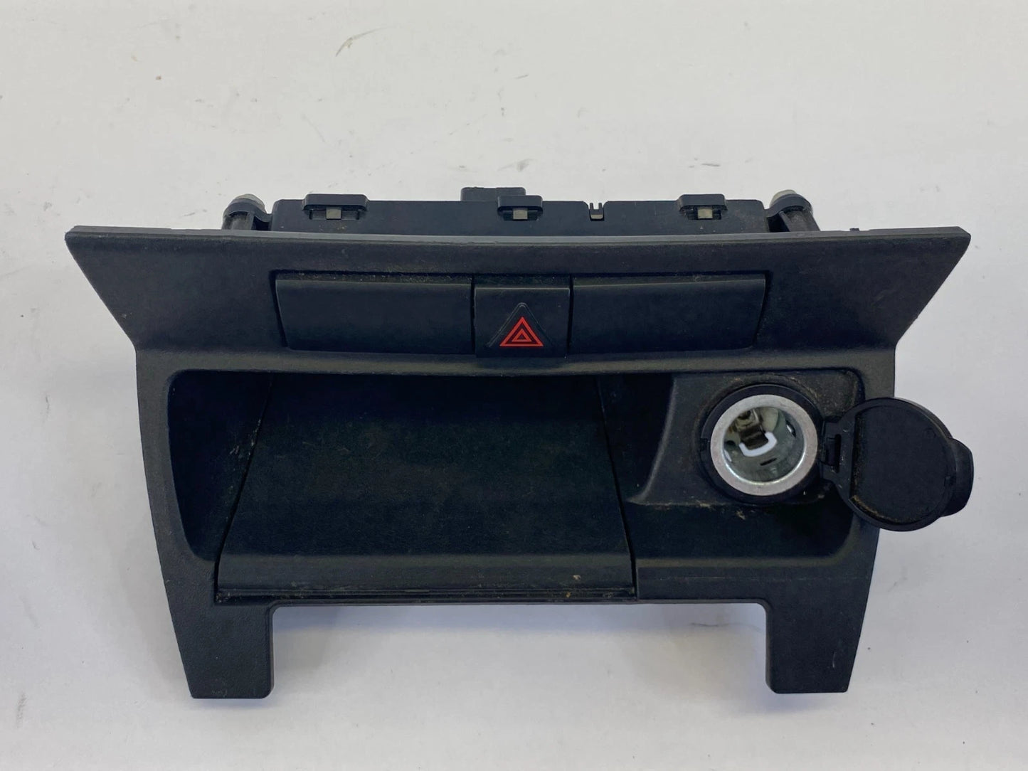 2010-2012 DODGE CALIBER CENTER DASH HAZARD LIGHT SWITCH POCKET 12V 68056900AA