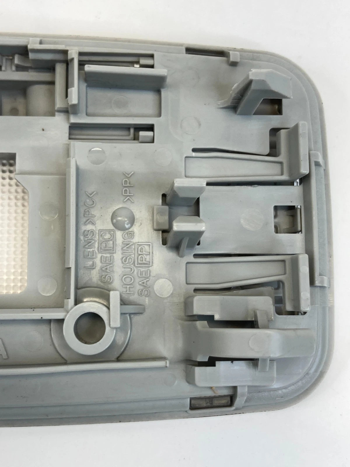 2009-2013 TOYOTA MATRIX REAR OVERHEAD CONSOLE DOME LIGHT MAP LAMP