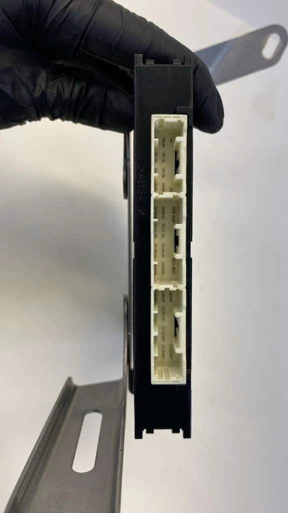 2014-2019 TOYOTA COROLLA THEFT LOCKING SMART KEY CONTROL MODULE 89990-02231 OEM