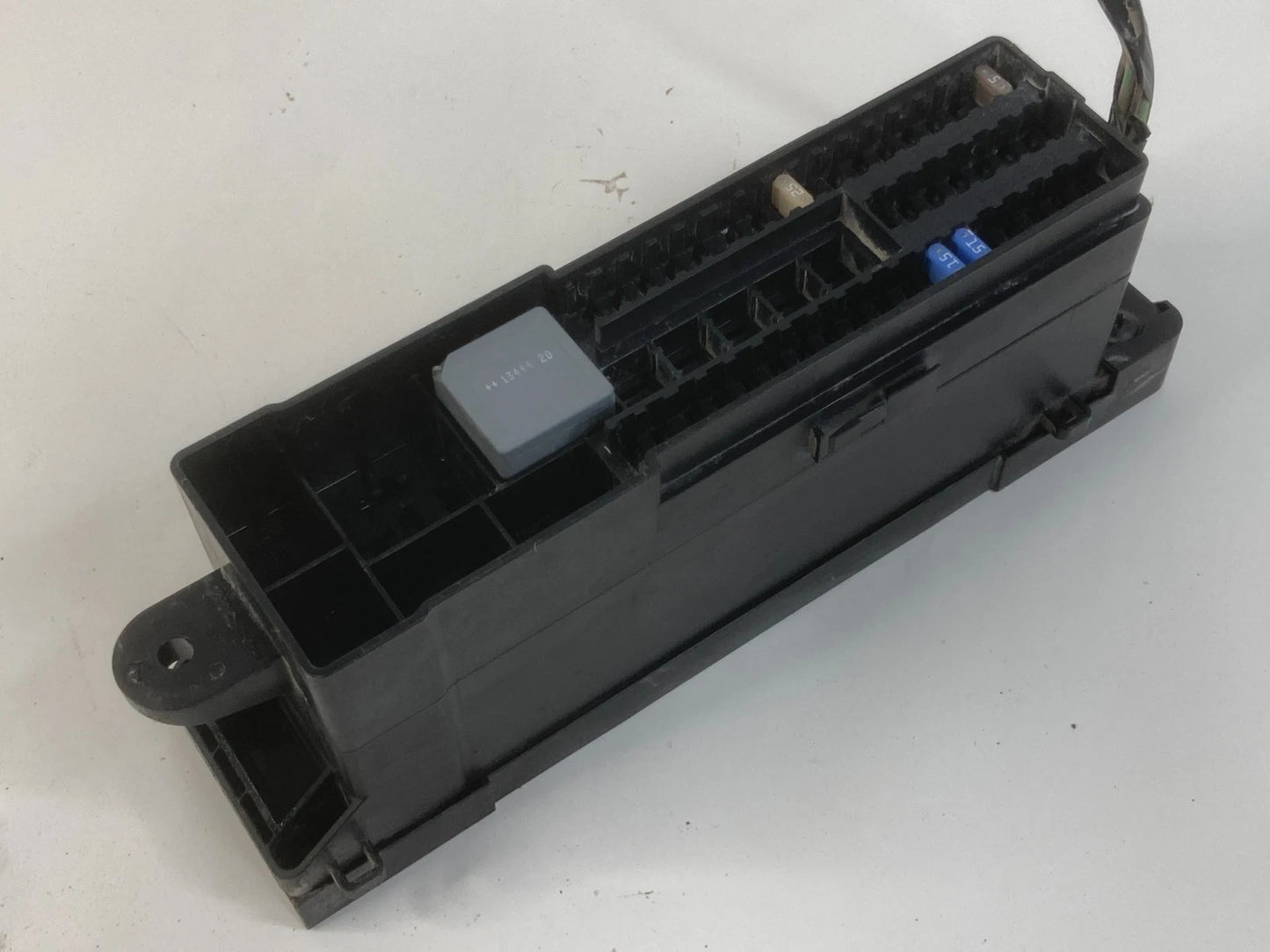 2012-2018 FORD FOCUS SEDAN 2.0L 16V TRUNK FUSE BOX RELAY FUSEBOX BV6T-14A301-HB