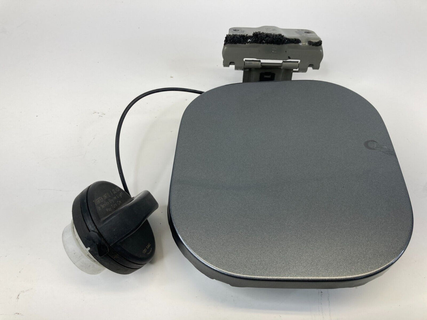 2013-2019 Nissan Sentra 1.8L L4 Fuel Filler Door Tank Gas Lid Cover w/ Cap OEM