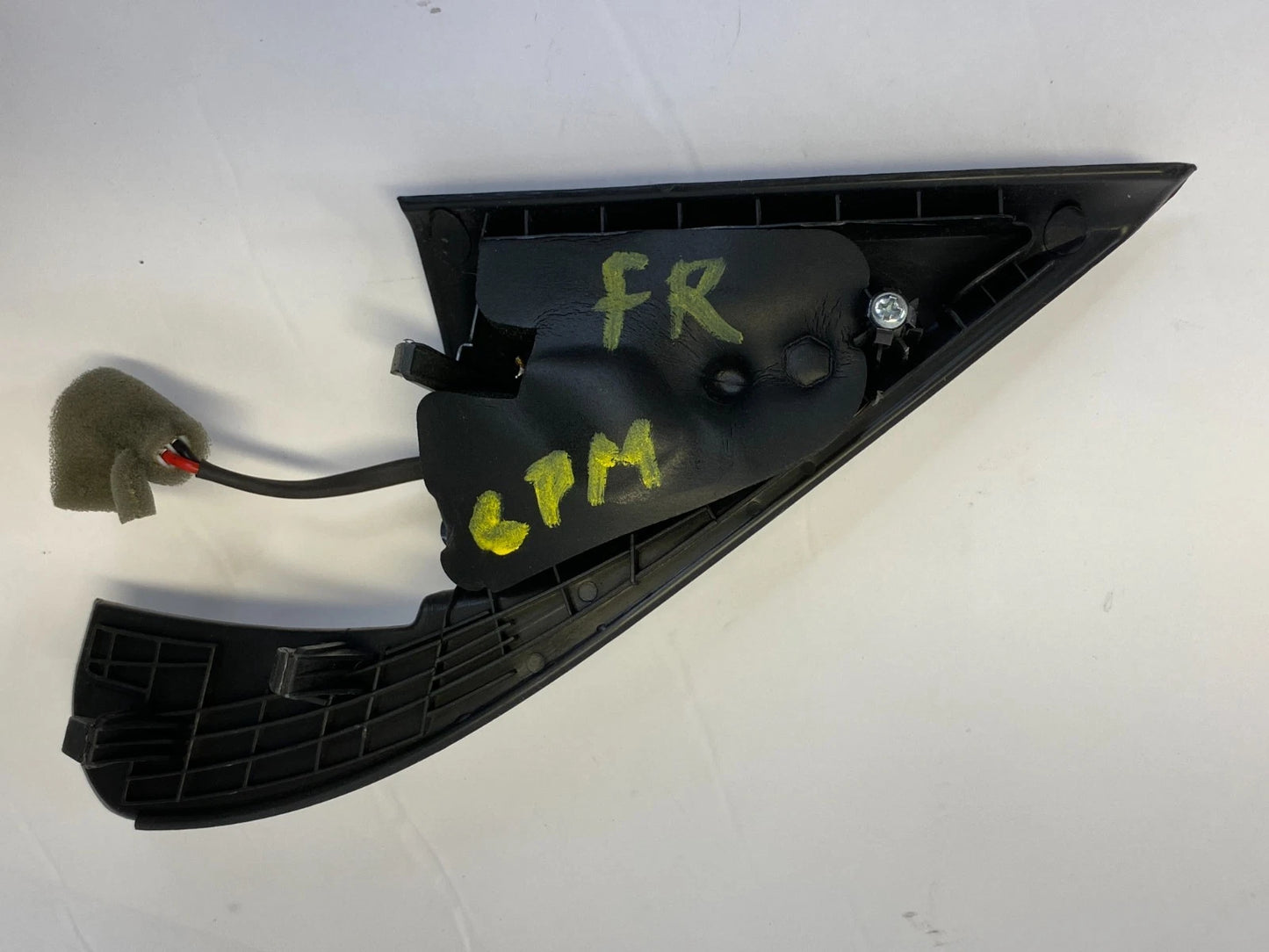 2009-2015 KIA SORENTO FRONT RIGHT INNER DOOR QUADRANT COVER CORNER W SPEAKER OEM