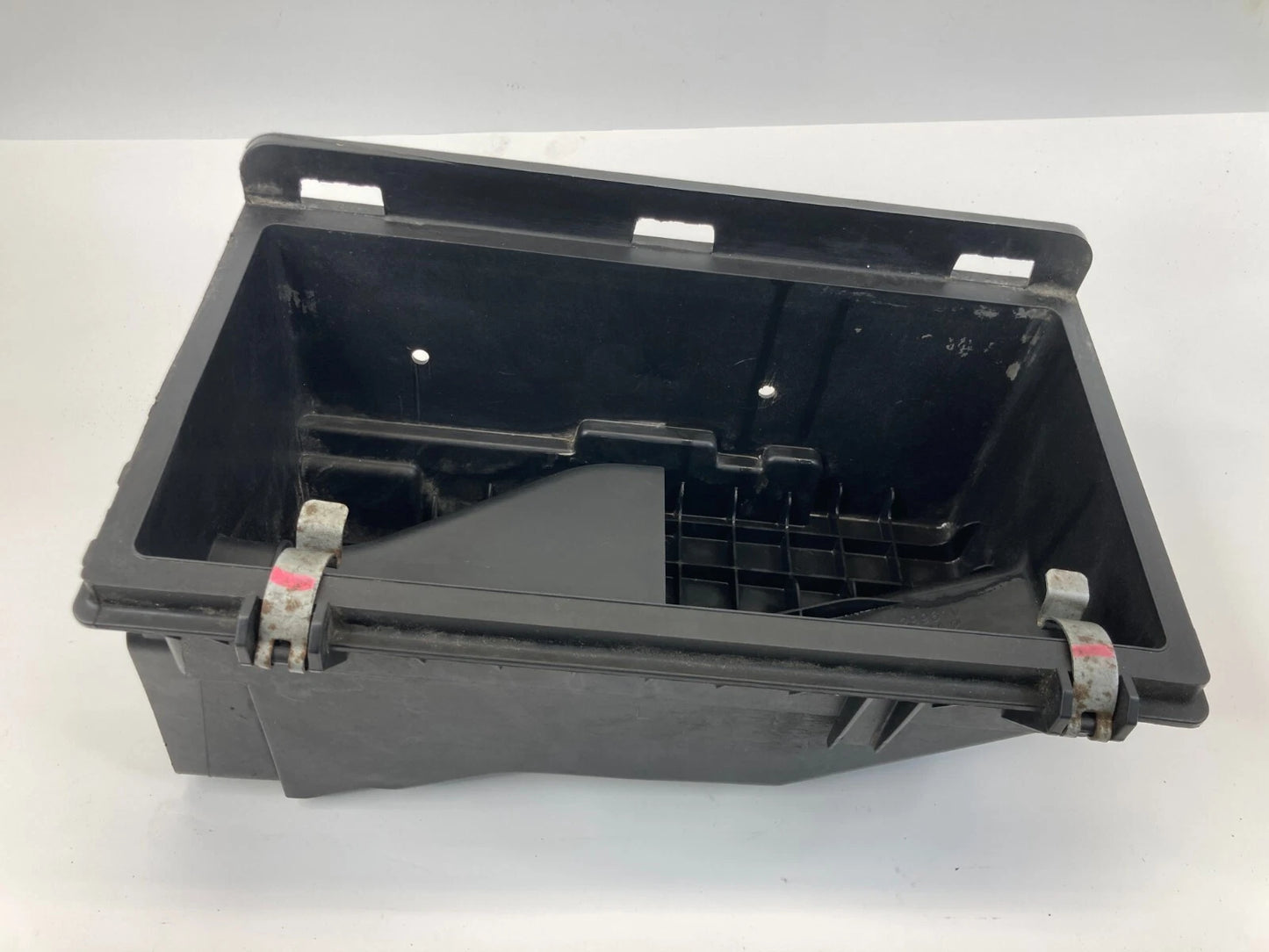 2007 2008 2009 DODGE CALIBER 2.0L L4 16V AIR INTAKE CLEANER BOX LOWER COVER OEM