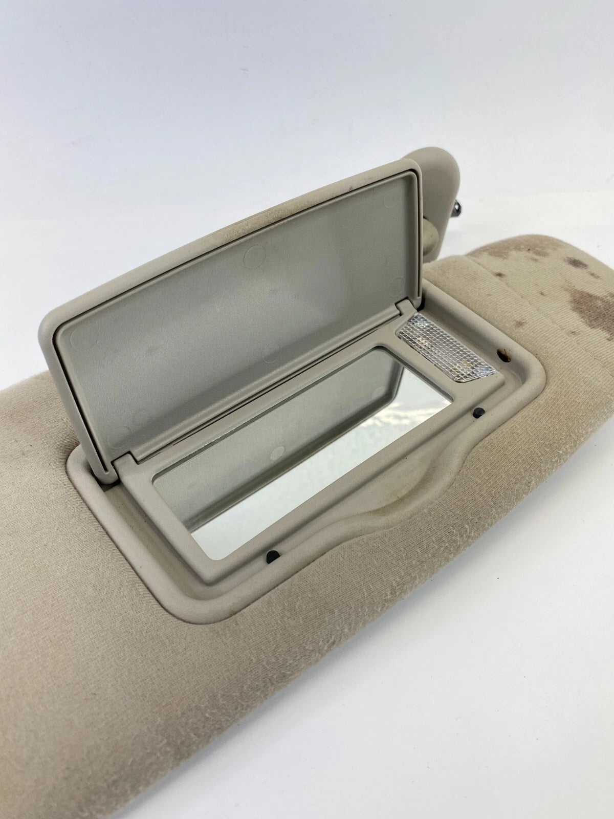 06 07 08 09 MERCURY MILAN RIGHT SIDE SUN VISOR SHADE W /MIRROR & LIGHT OEM
