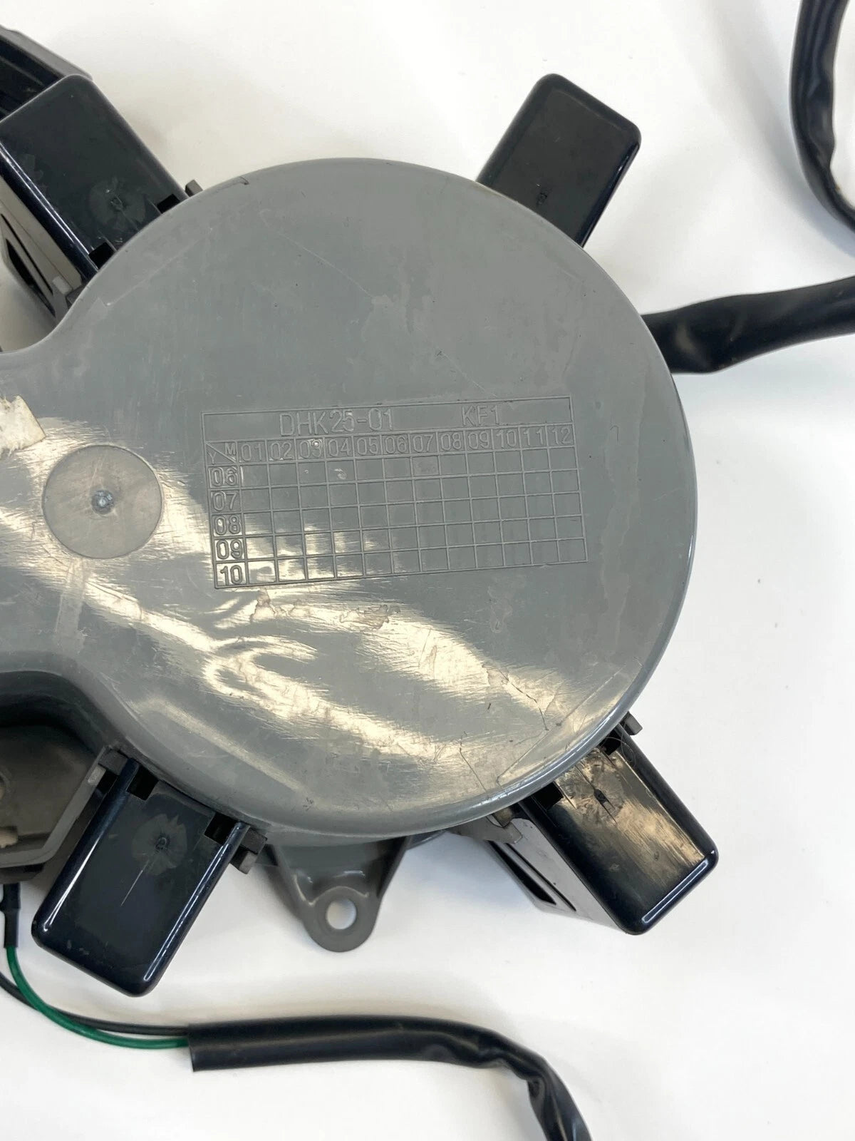 2007-2009 HYUNDAI SANTA FE CENTER CONSOLE DUAL CUP HOLDER 84680-0W002 OEM