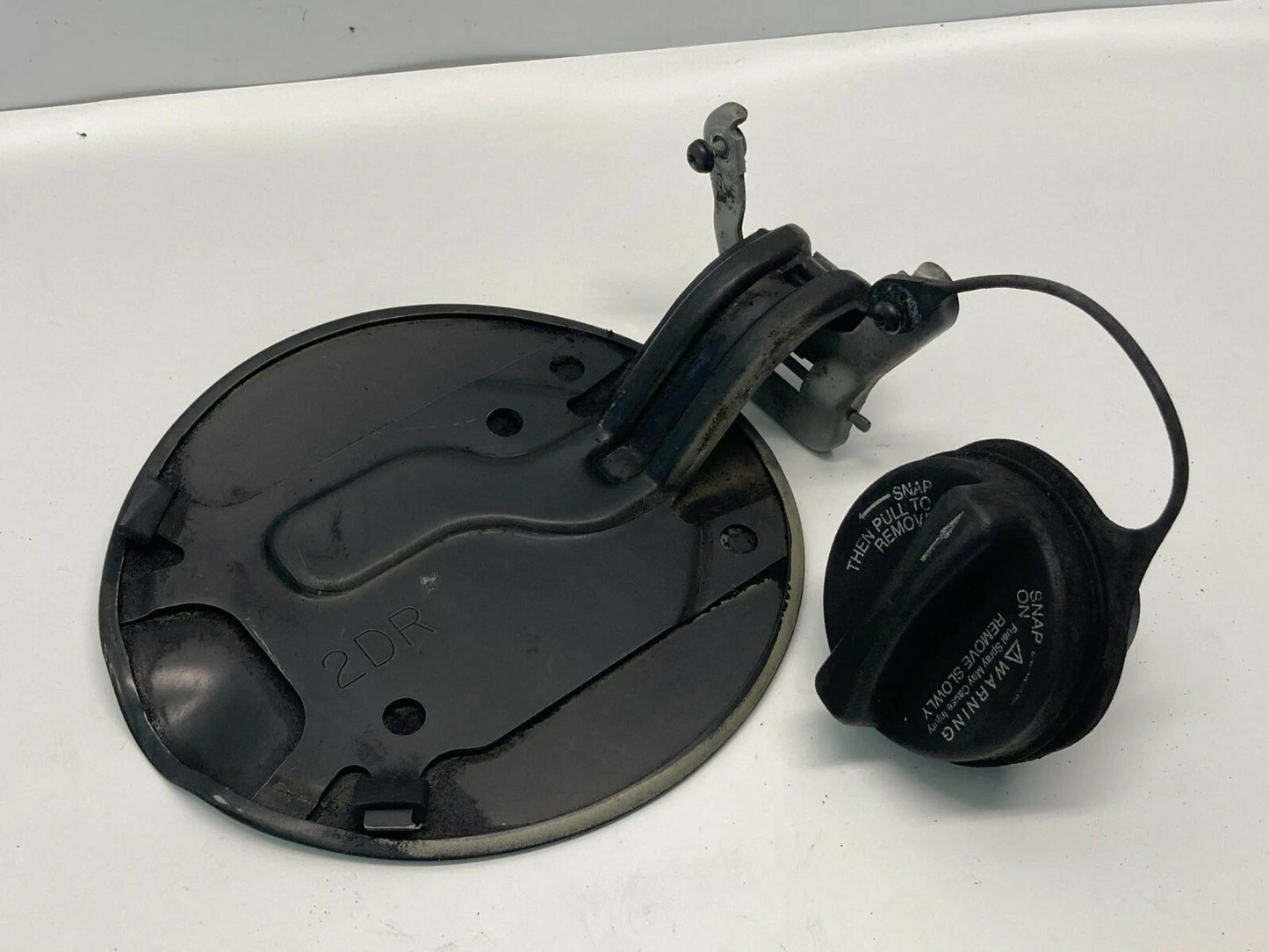 1998 1999 2000 2001 2002 2003 FORD ESCORT COUPE FUEL FILLER DOOR GAS COVER OEM