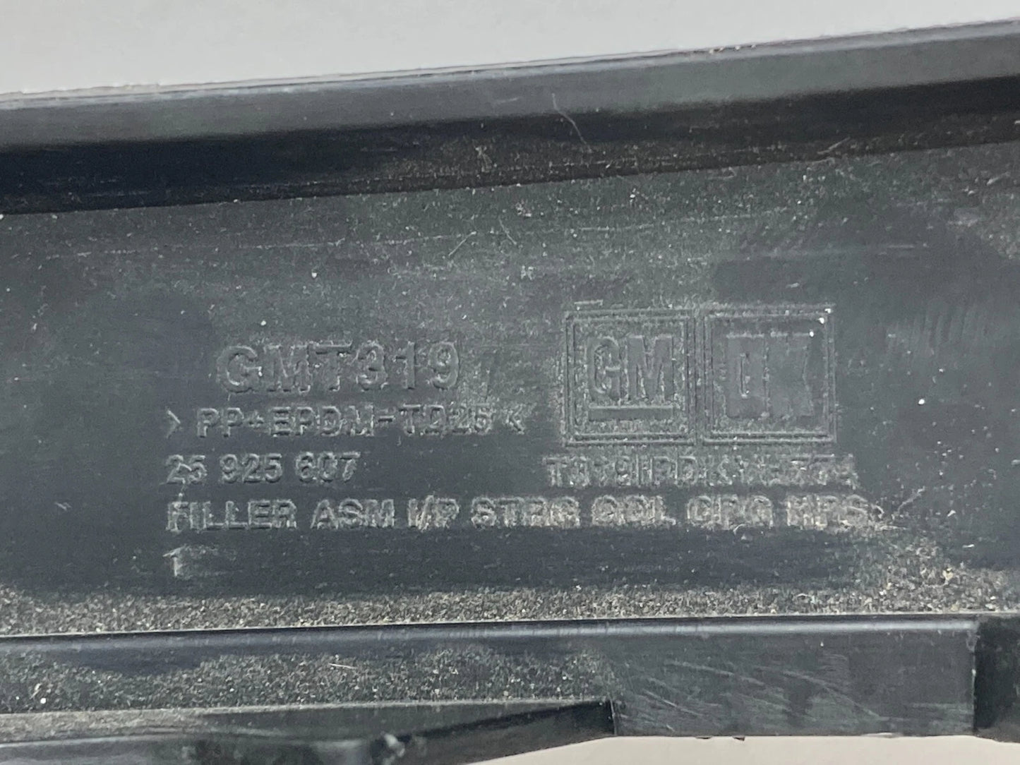 12-15 CHEVROLET CAPTIVA SPORT FRONT DASH LOWER STEERING COLUMN FILLER 25925607