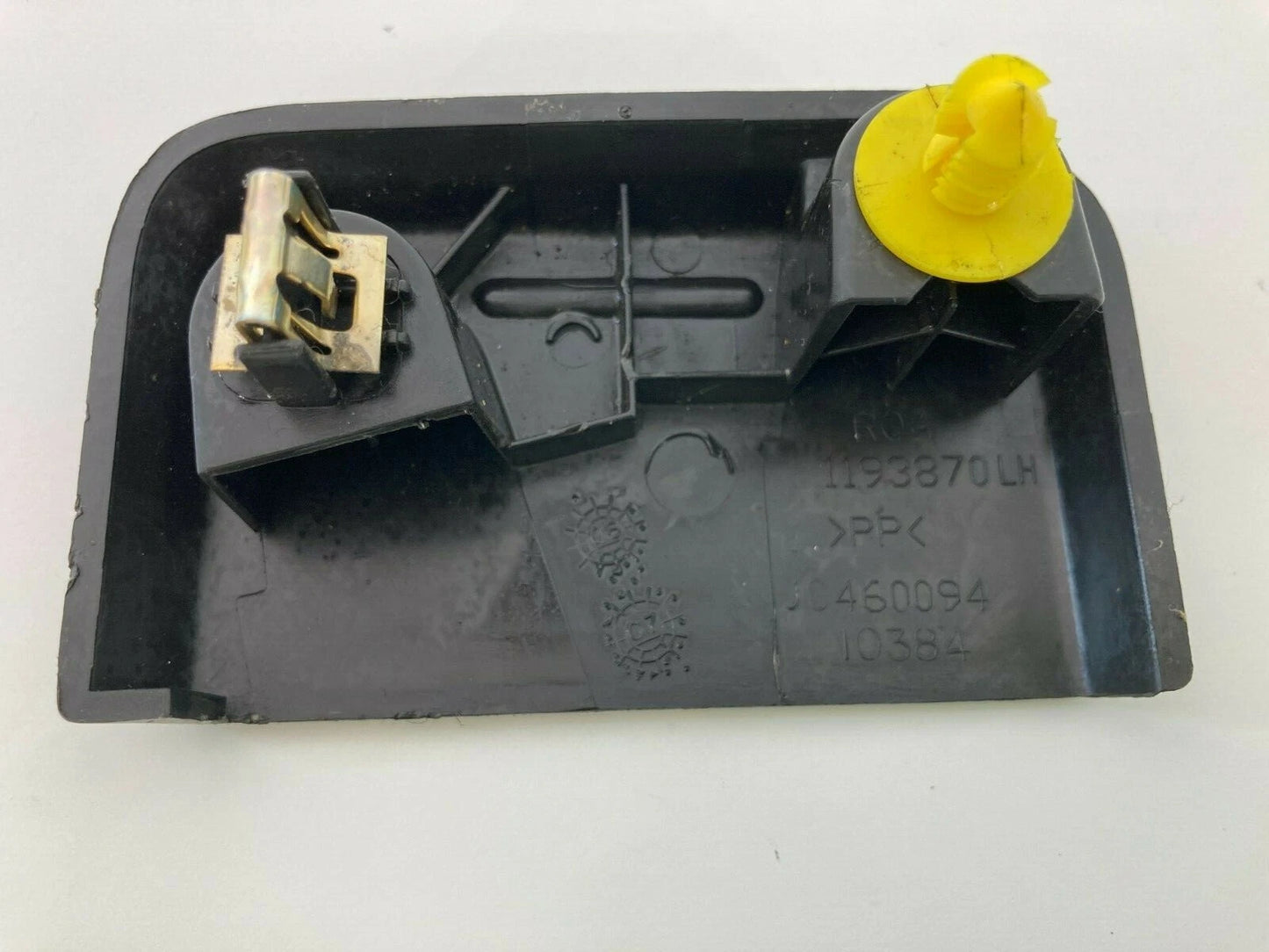 2009-2012 CHEVROLET TRAVERSE FRONT LEFT SEAT TRACK BOLT COVER END TRIM 1193870