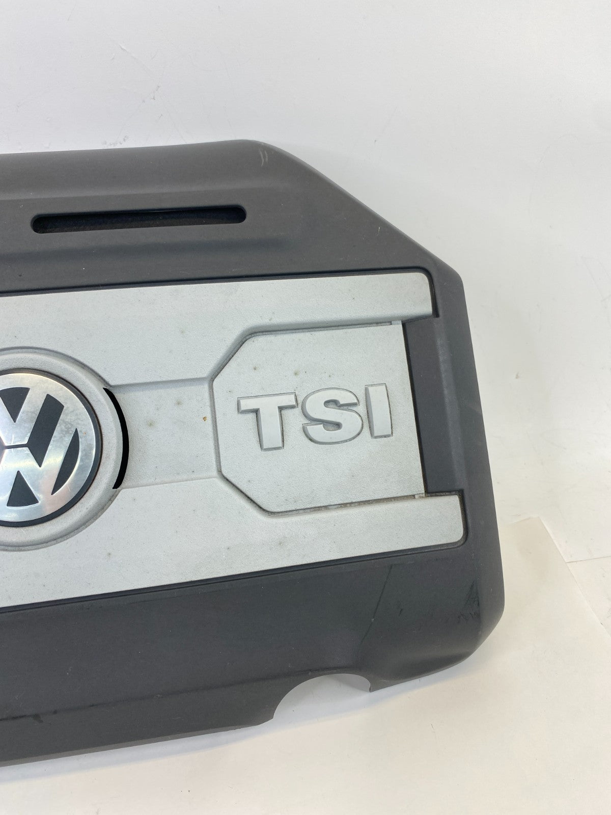 2009-2017 Volkswagen CC 2.0L L4 Automatic Top Engine Appearance Cover Lid
