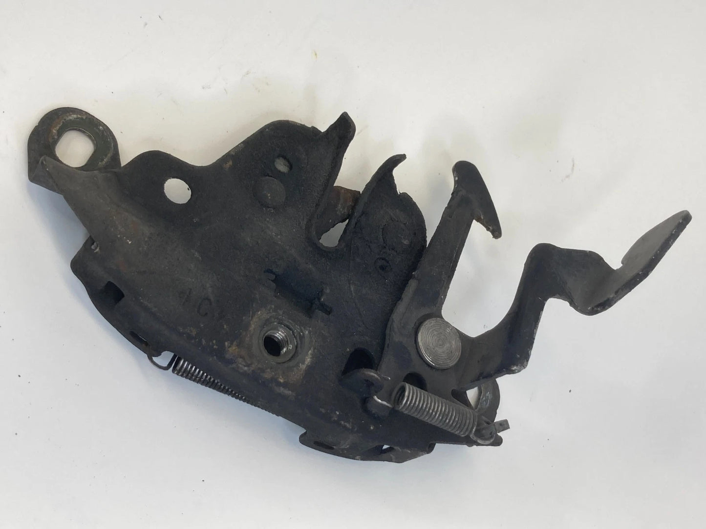 2002-2006 NISSAN ALTIMA FRONT HOOD LATCH LOCK BUCKLE RELEASE MECHANISM OEM