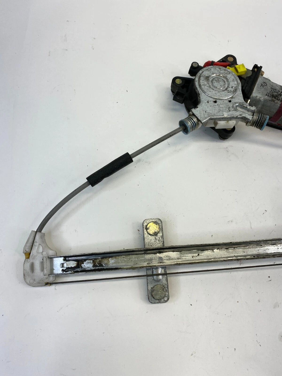 2001-2005 SUZUKI GRAND VITARA REAR RIGHT WINDOW REGULATOR W/ MOTOR 83530-65D00