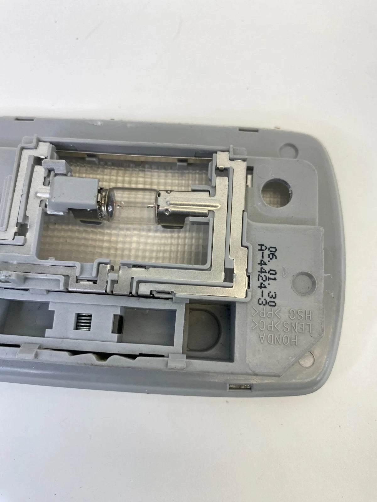 2005-2010 HONDA ODYSSEY OVERHEAD REAR CENTER DOME ROOF MAP LIGHT LAMP OEM