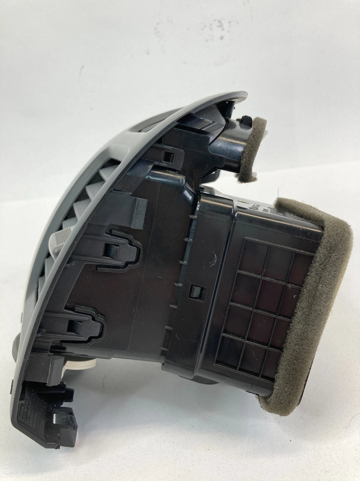 06-10 KIA SEDONA LEFT DRIVER SIDE DASH AC AIR VENT GRILLE TRIM 4D974-50000 OEM