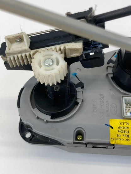 2010 2011 Hyundai Accent Heater A/C Climate Temperature Control 97250-1EXXX OEM