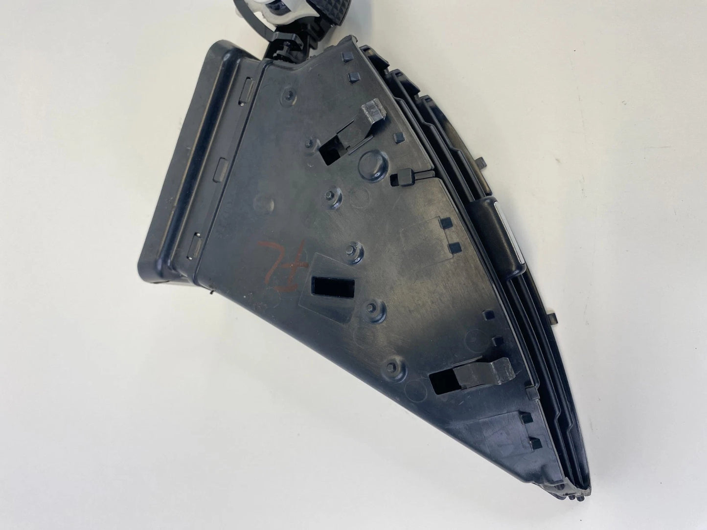 2013-2019 Ford Escape Center Dash Left Side A/C Air Vent Grille Duct Assy OEM