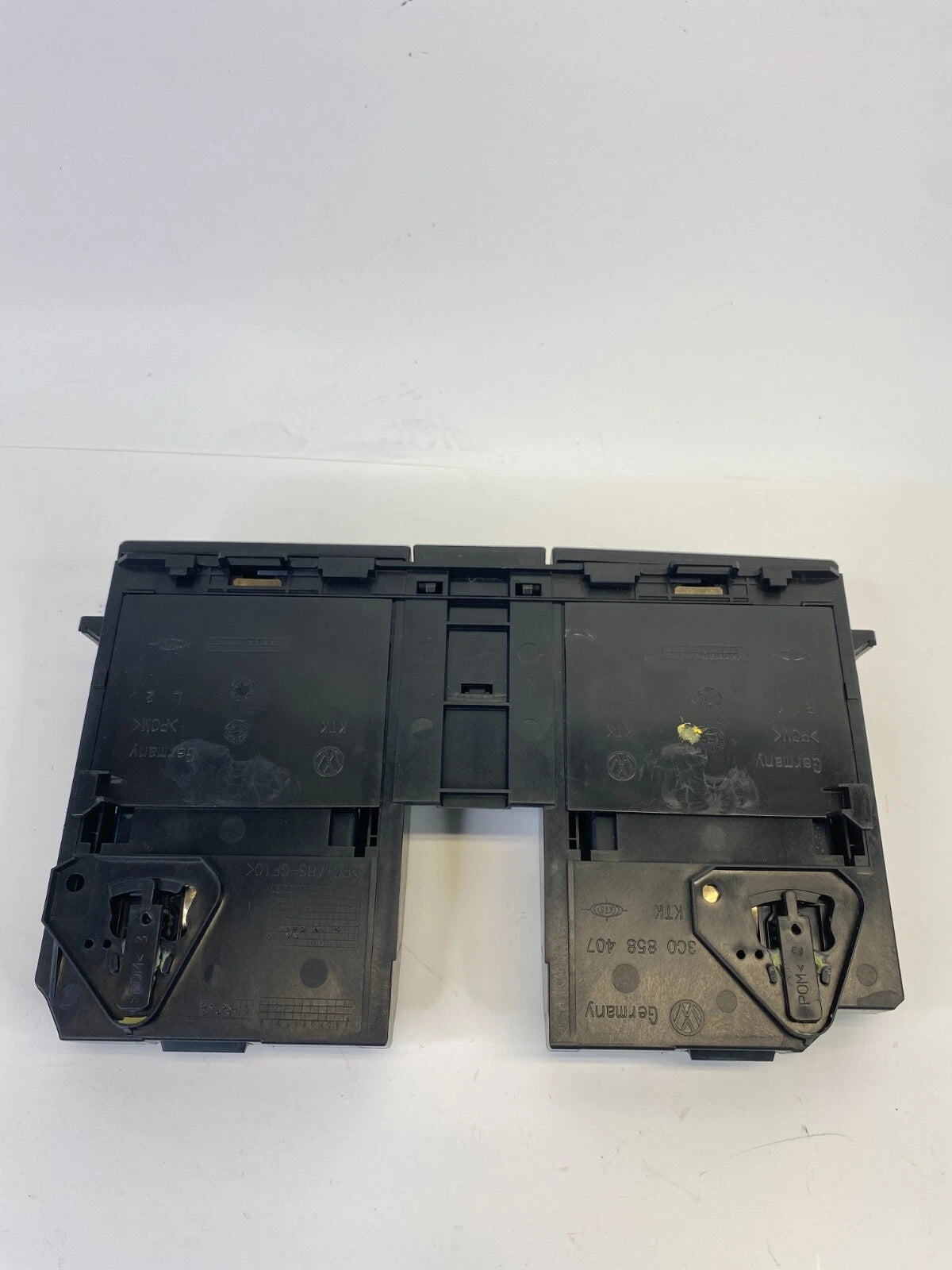 09 10 11 VOLKSWAGEN CC CENTER DASH DUAL STORAGE HAZARD SWITCH 3C0-858-407 OEM