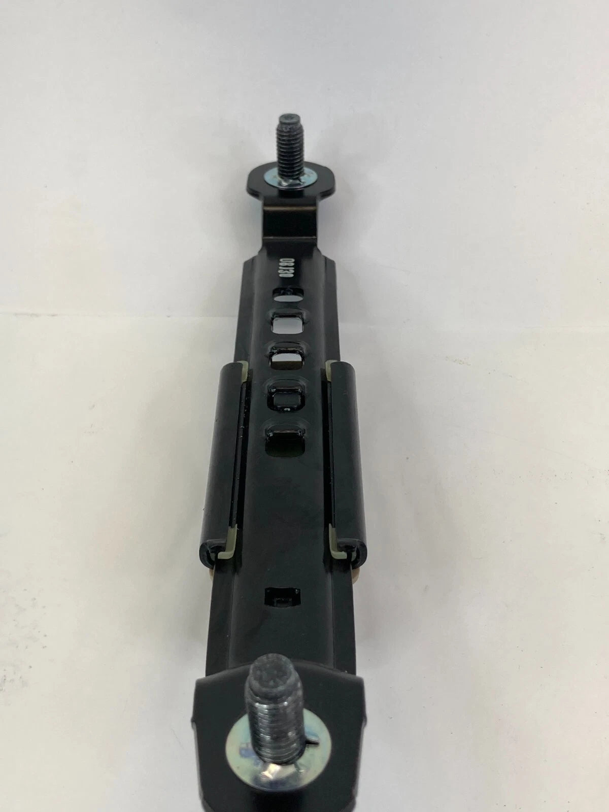 2008-2010 SATURN VUE SUV 4-DR FRONT LEFT DRIVER SEAT BELT HEIGHT ADJUSTER ASSY