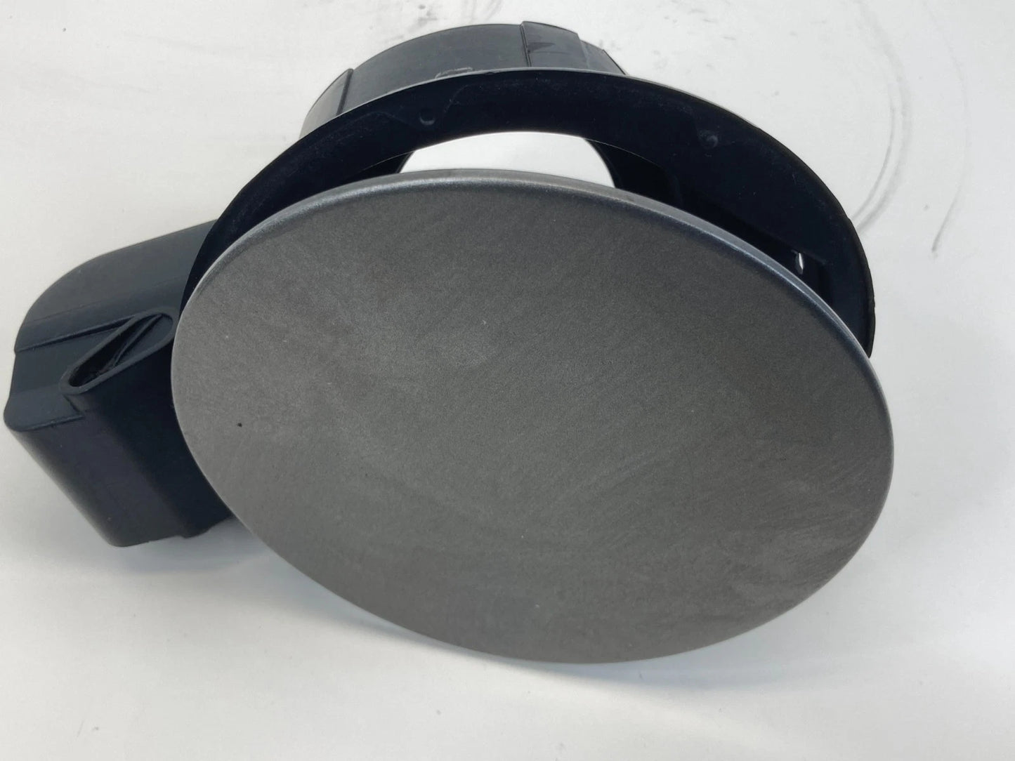 2016 2017 2018 KIA SORENTO GAS TANK FUEL FILLER LID DOOR 69510-C6000 OEM