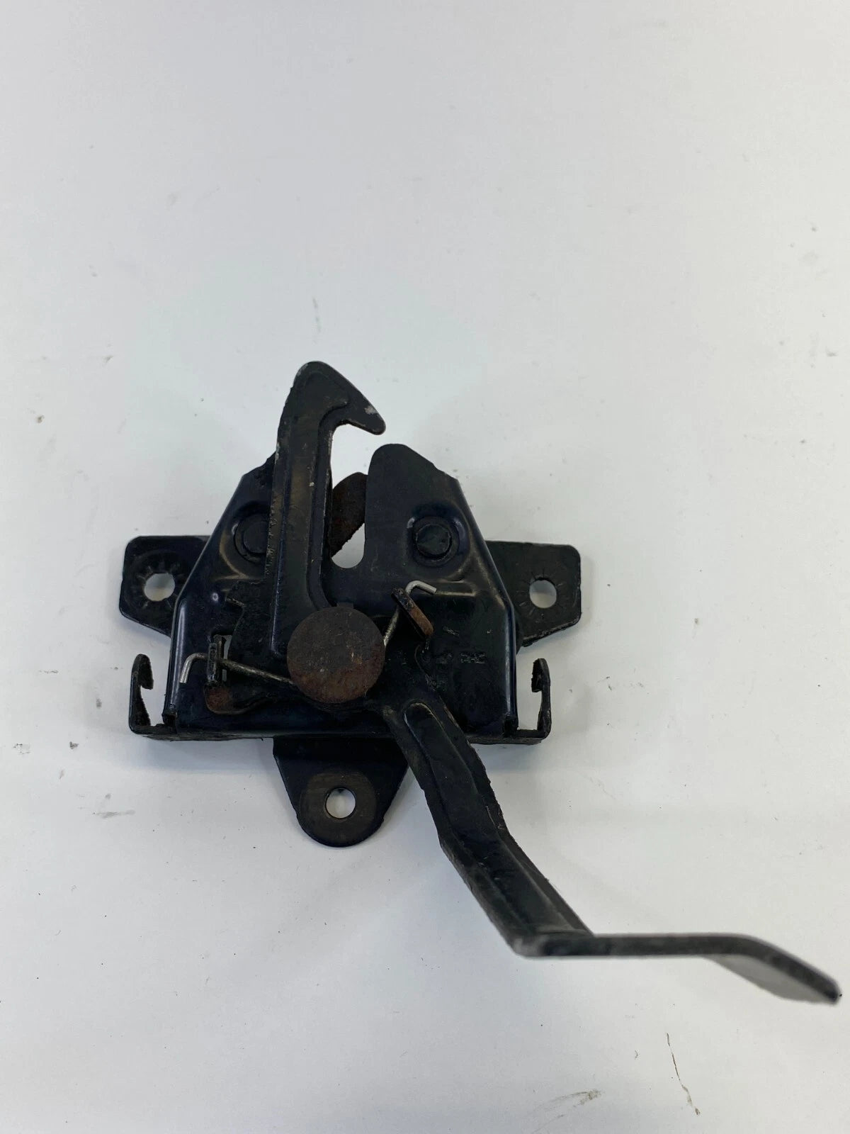 2005-2009 HYUNDAI TUCSON FRONT ENGINE HOOD LOCK LATCH CATCH ASSEMBLY OEM FACTORY