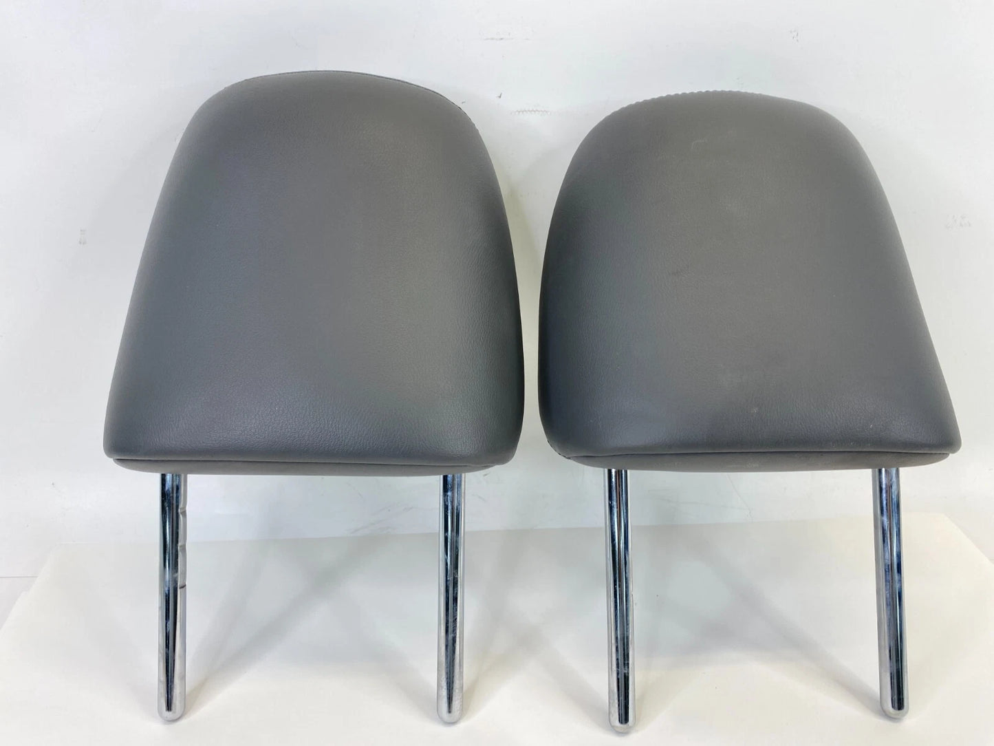 2010 2011 TOYOTA PRIUS FRONT LEFT RIGHT SEAT HEADREST HEAD REST SET PAIR OEM