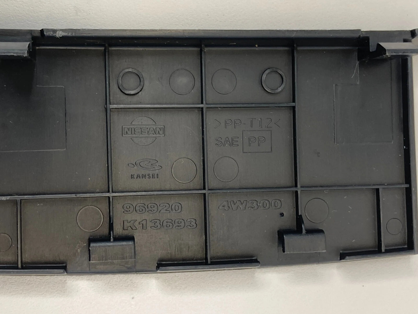 2001-2004 NISSAN PATHFINDER CENTER CONSOLE REAR END COVER TRIM BEZEL 96920-4W300