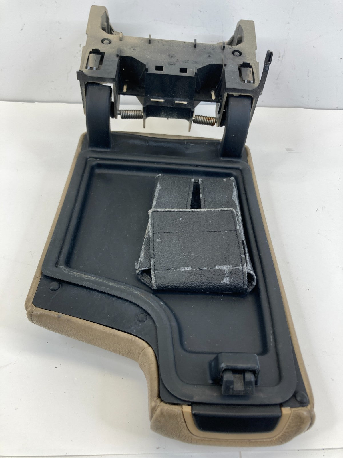 2007 2008 BMW 328xi Center Console Armrest Arm Rest Lid Cover