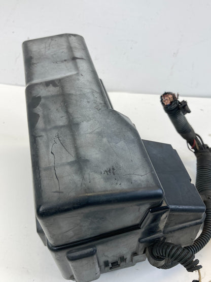 04-06 Nissan Altima 3.5L Engine Compartment Junction Fuse Box Assy 284B9-7Y000