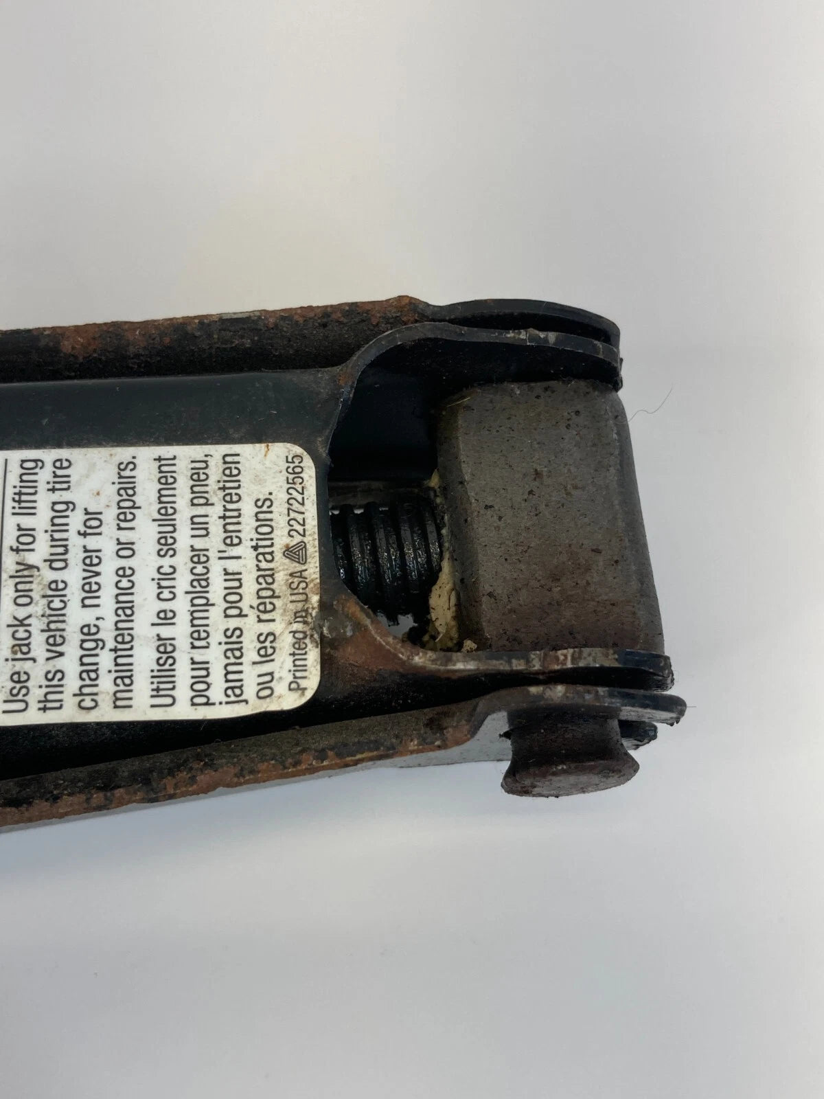 2005 BUICK CENTURY 2005-2007 LACROSSE SPARE TIRE JACK LIFT TOOL KIT WRENCH OEM