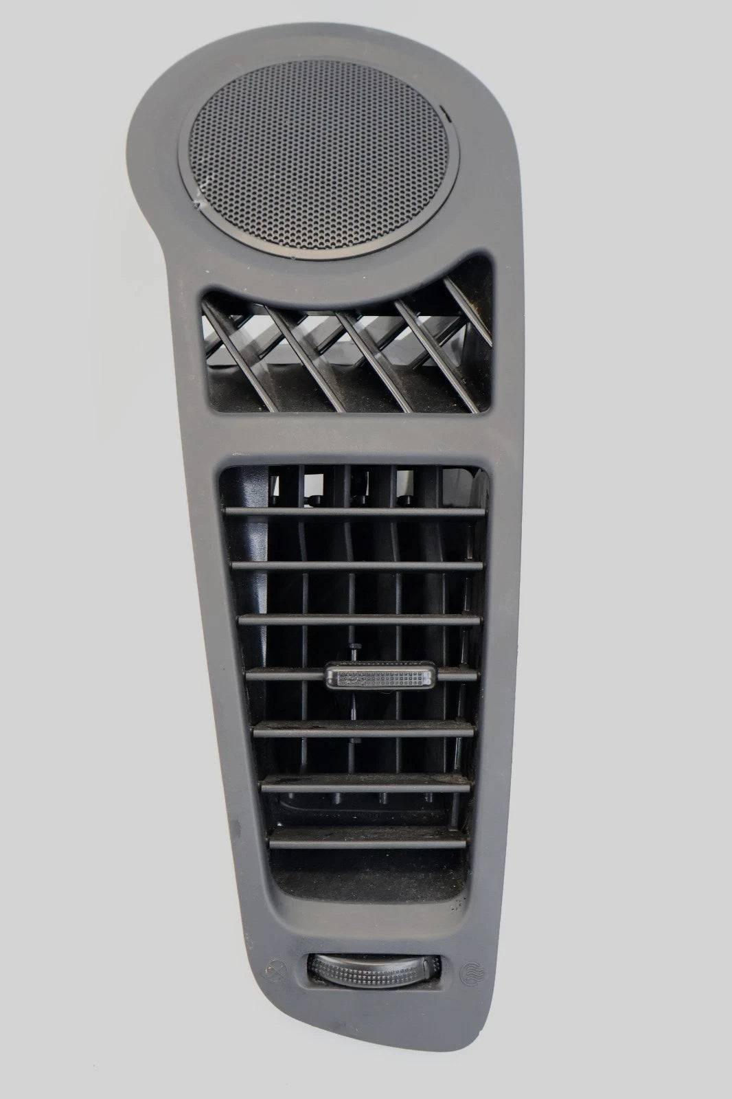 10-13 KIA SOUL DASH RIGHT SIDE OUTER A/C AIR VENT & SPEAKER GRILLE 97460-2K000