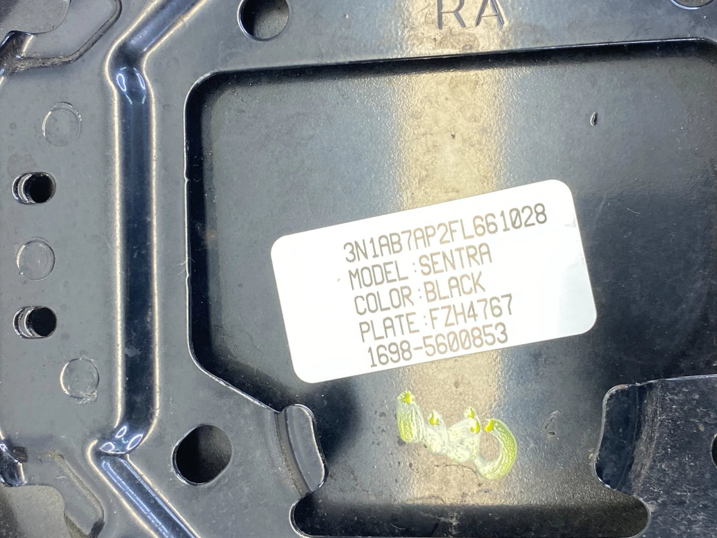 2013-2019 NISSAN SENTRA SV 1.8L FUEL FILLER DOOR GAS LID COVER BLACK OEM