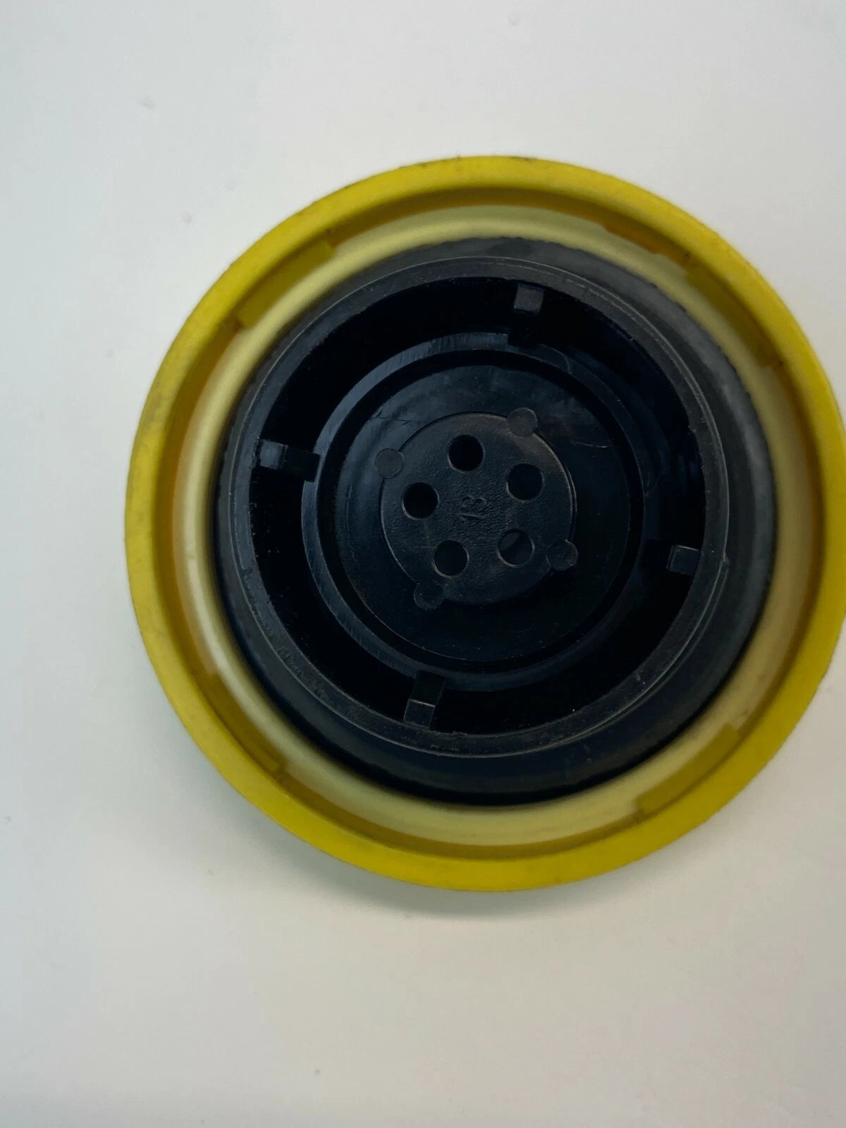 10 2010 CHRYSLER TOWN & COUNTRY FUEL FILLER GAS TANK CAP COVER LID OEM