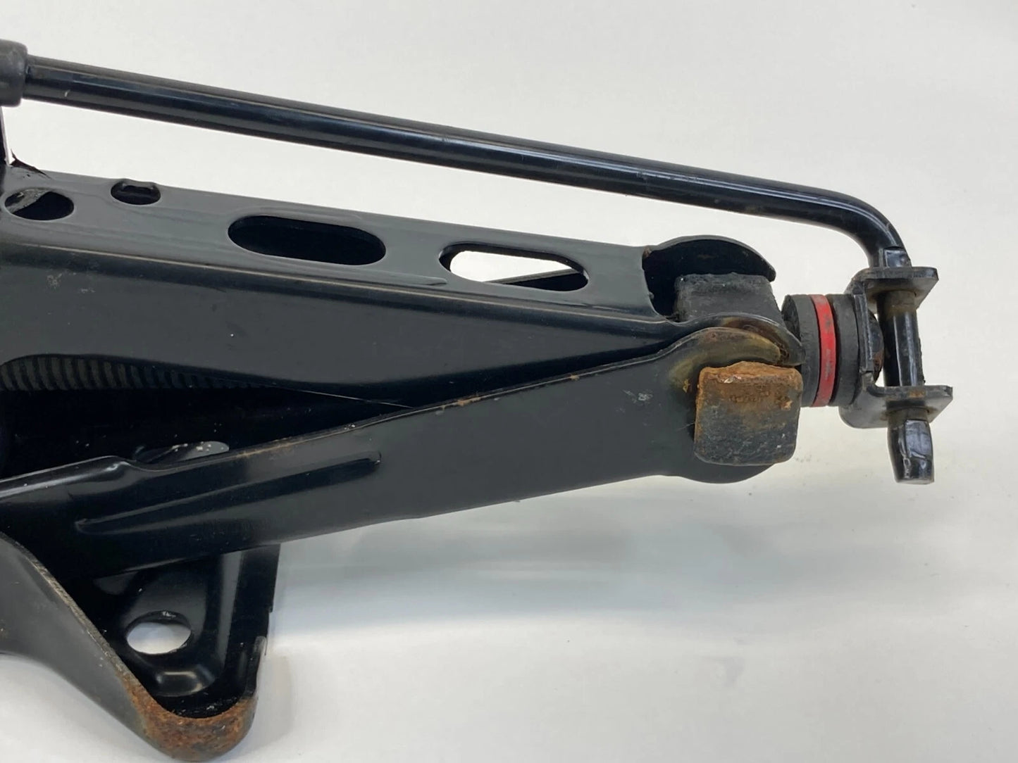 92-05 GRAND AM 99-04 ALERO 97-03 MALIBU SPARE TIRE JACK SCISSORS & CRANK HANDLE