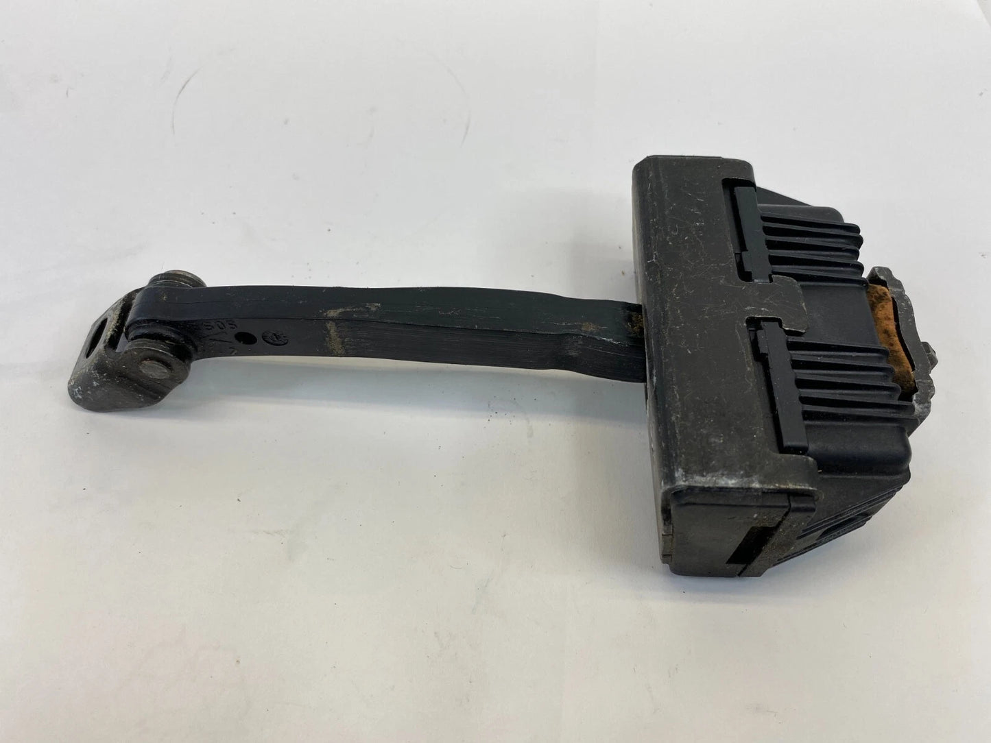 2004-2007 BMW 530I FRONT RIGHT SIDE DOOR CHECK STOP STOPPER DETENT 7033609 OEM