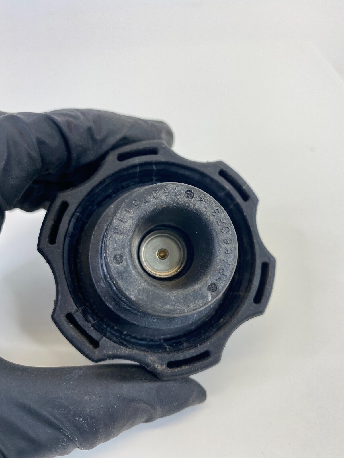 2005-2017 Chevrolet Equinox 2.4L L4 16V Radiator Coolant Reservoir Cap 15075118