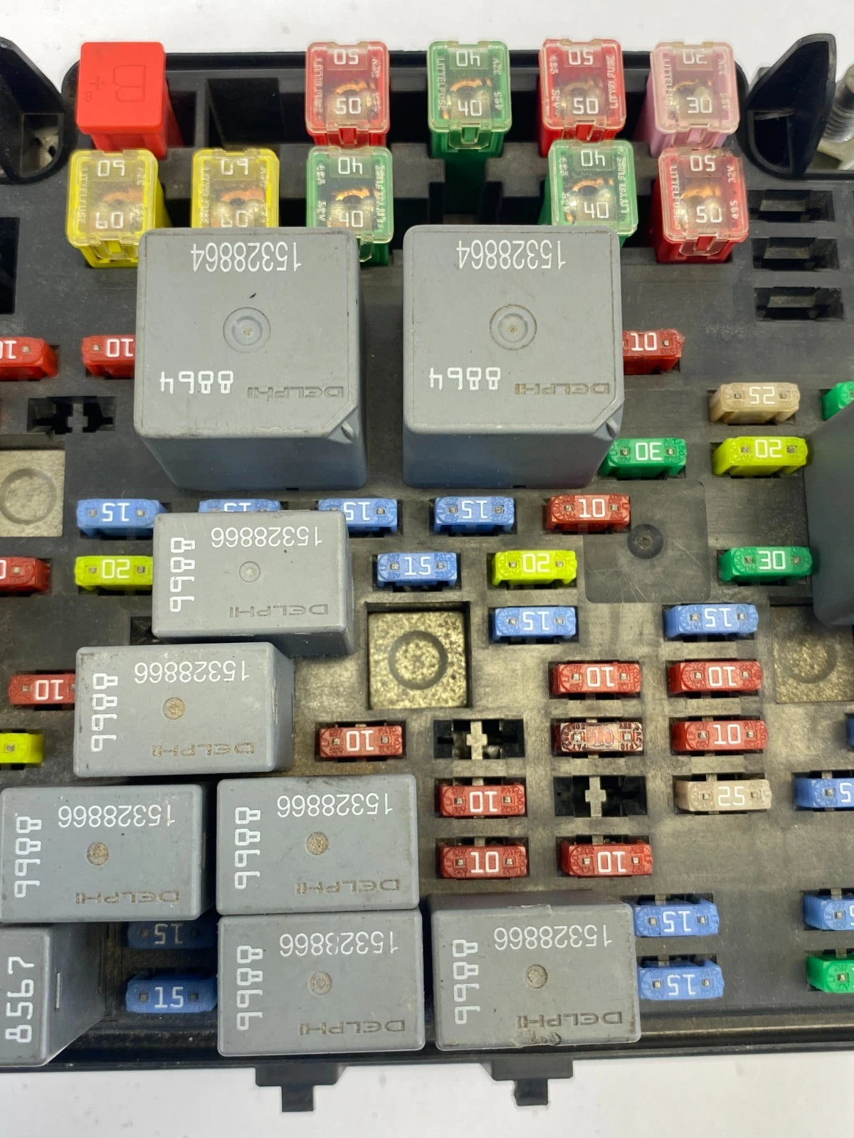 04 05 06 CHEVY TAHOE YUKON 5.3L INNER CABIN FUSE RELAY JUNCTION BOX 15201930 OEM