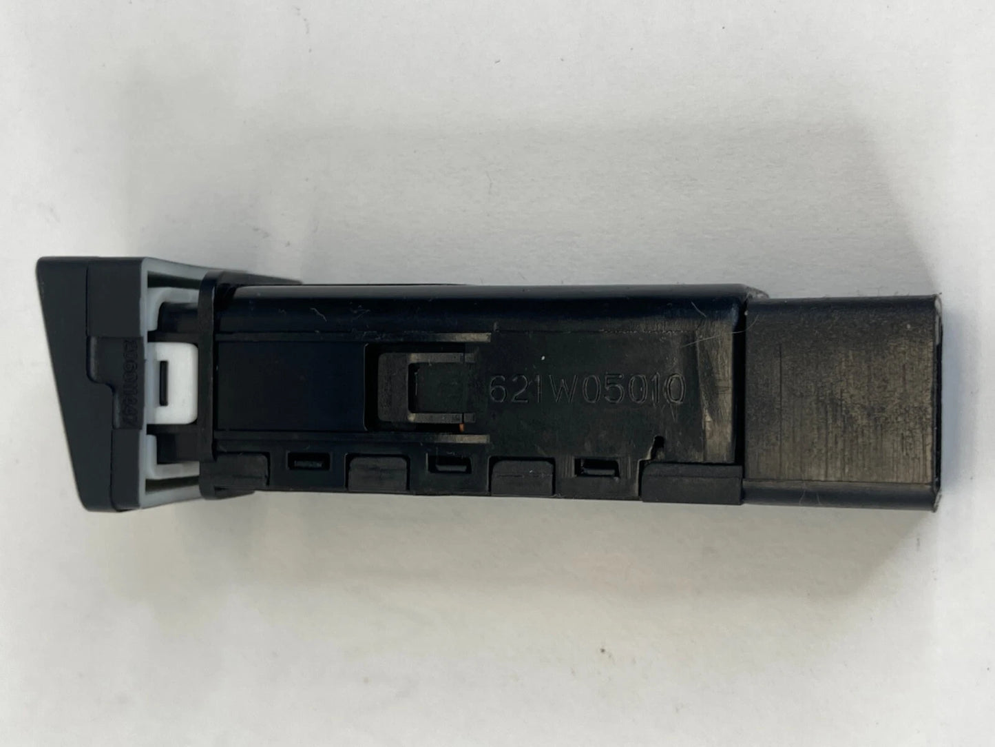 2010-2013 KIA SOUL TRACTION TRACT CONTROL SWITCH BUTTON 621W05010 OEM