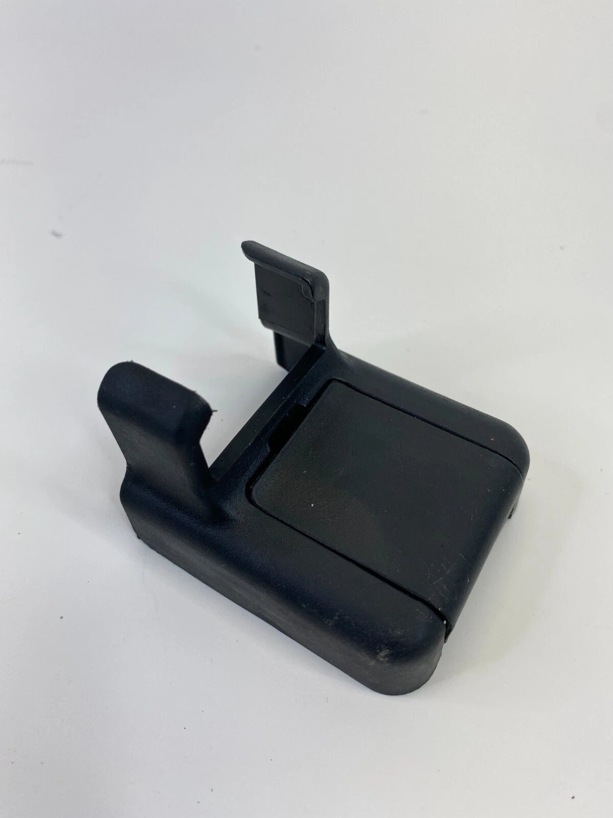 2011 2012 2013 2014 HYUNDAI SONATA SEAT TRACK FLOOR COVER END CAP BEZEL OEM