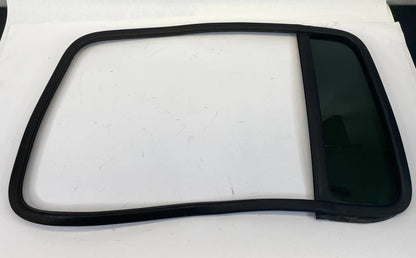2006-2011 CHEVROLET HHR REAR LEFT BACK DOOR QUARTER FIXED WINDOW GLASS OEM