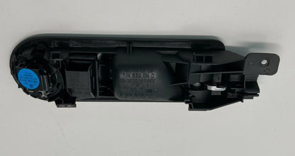 01-05 VOLKSWAGEN PASSAT REAR RIGHT SIDE INNER DOOR HANDLE W/ SPEAKER 3B0-839-114
