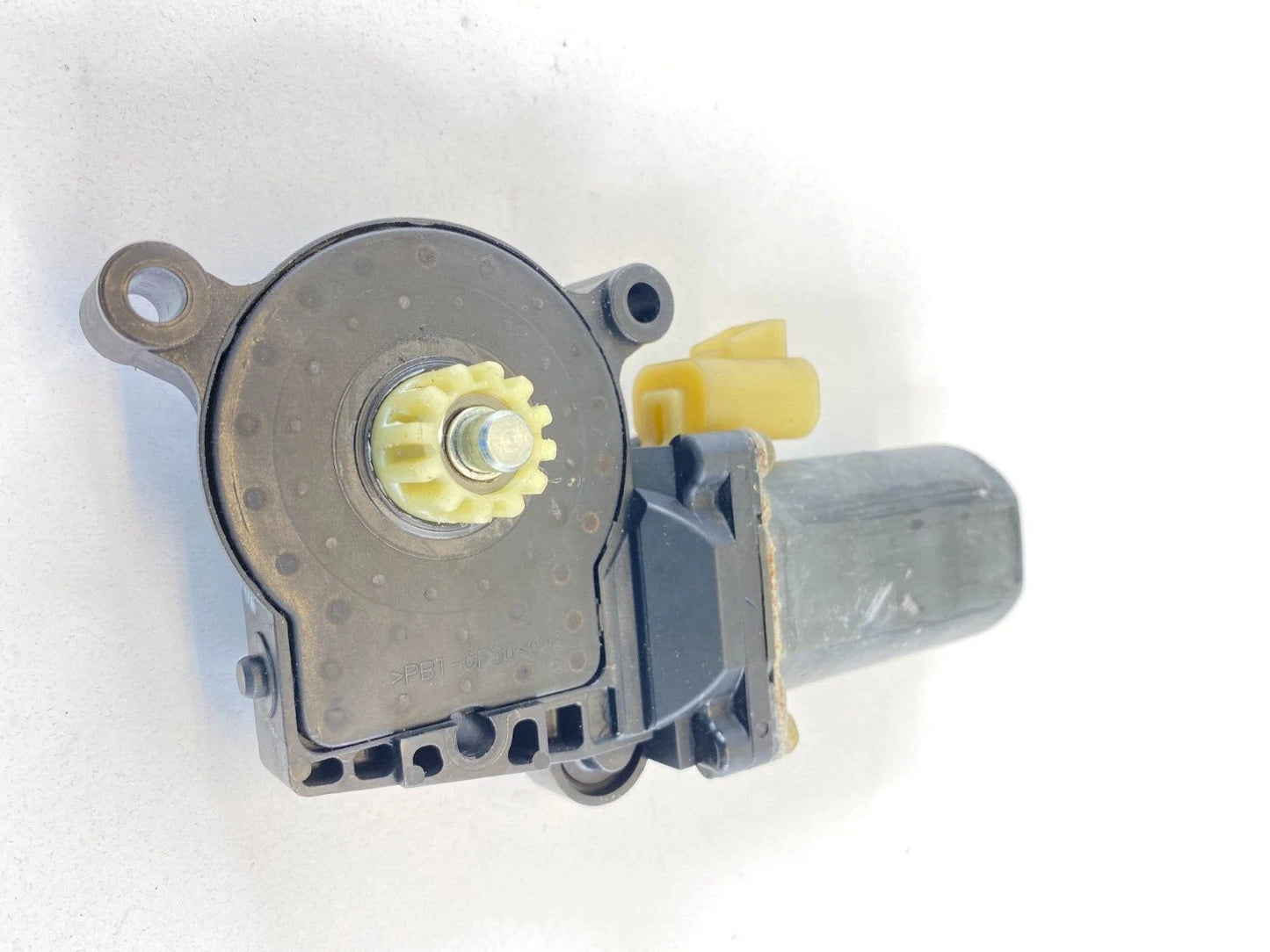 2000-2005 00-05 CHEVROLET IMPALA REAR RIGHT SIDE DOOR WINDOW MOTOR CM090930B OEM