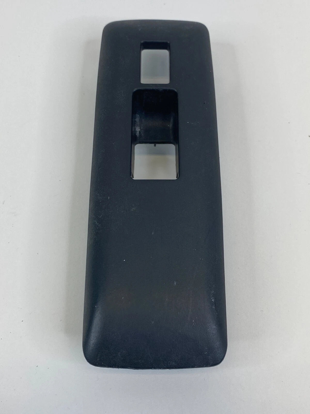 08-13 NISSAN ROGUE FRONT RIGHT WINDOW SWITCH COVER BEZEL PANEL 80960-JM00A OEM