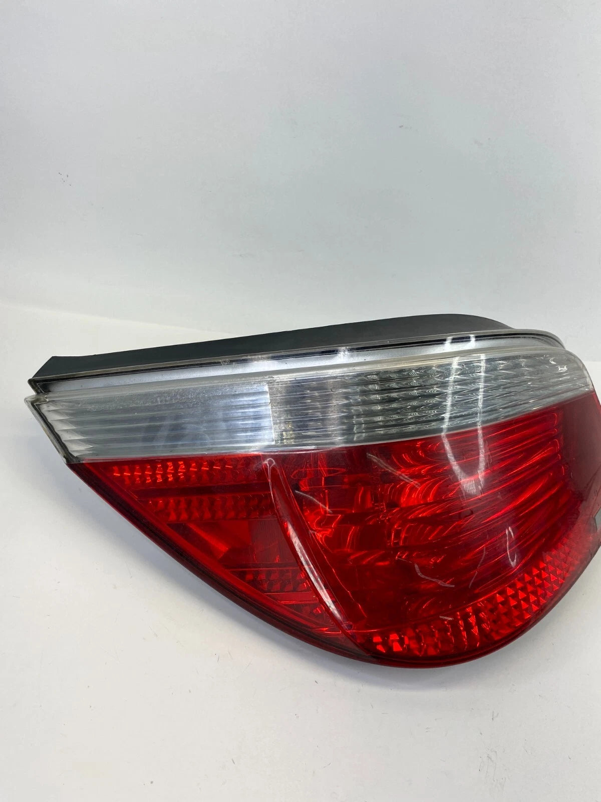 2004-2007 BMW 530I SEDAN REAR LEFT DRIVER SIDE LED TAIL LIGHT 6923305 OEM
