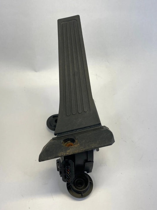 2014-2019 KIA SOUL GAS ACCELERATOR PEDAL TRAVEL POSITION SENSOR 32700-B2110 OEM
