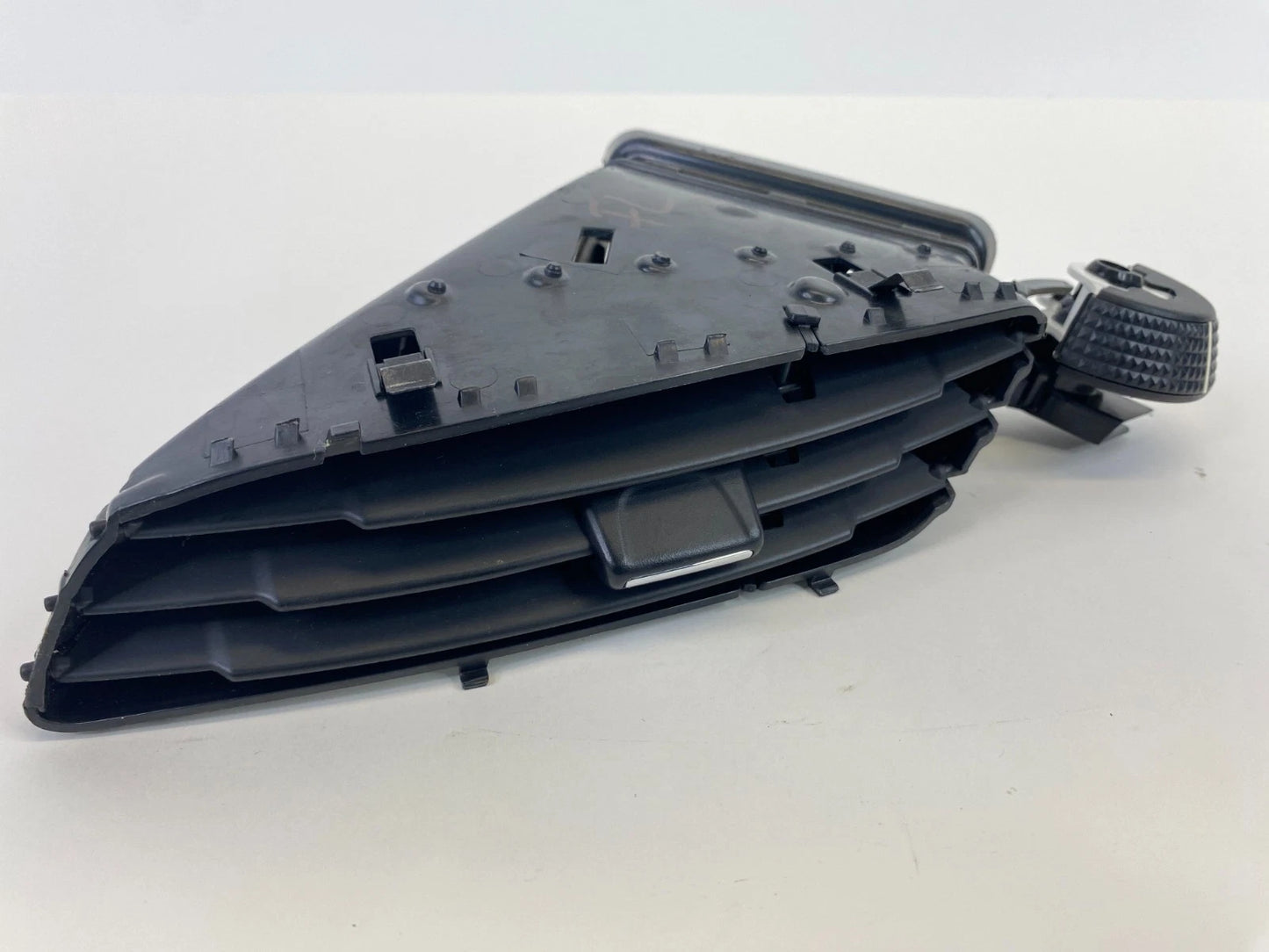 2013-2019 Ford Escape Center Dash Left Side A/C Air Vent Grille Duct Assy OEM